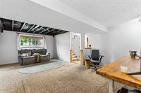 411 Laredo Road, Papillion, NE 68046