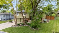 411 Laredo Road, Papillion, NE 68046
