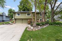 411 Laredo Road, Papillion, NE 68046