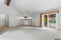 411 Laredo Road, Papillion, NE 68046