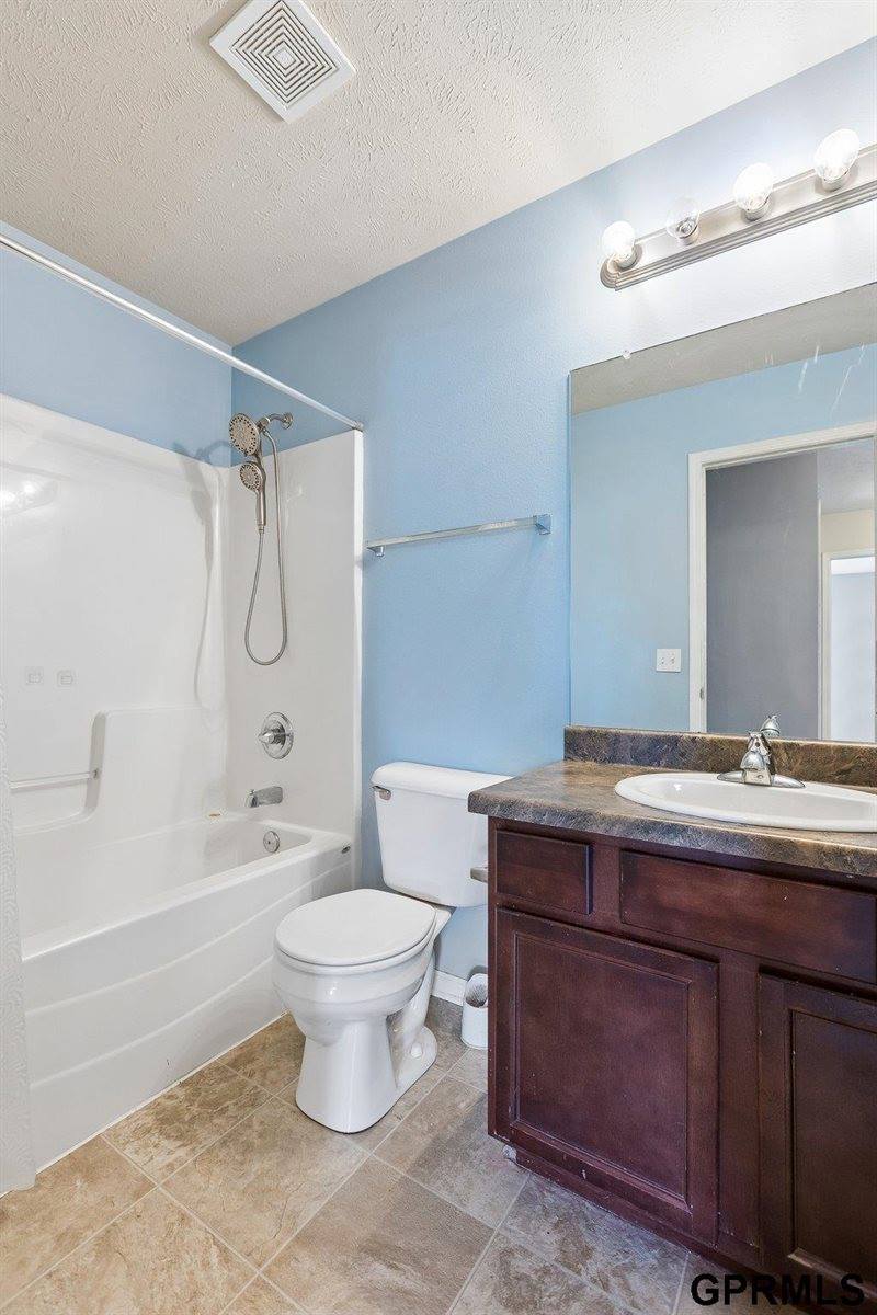 8315 North 150Th Street, Bennington, NE 68007