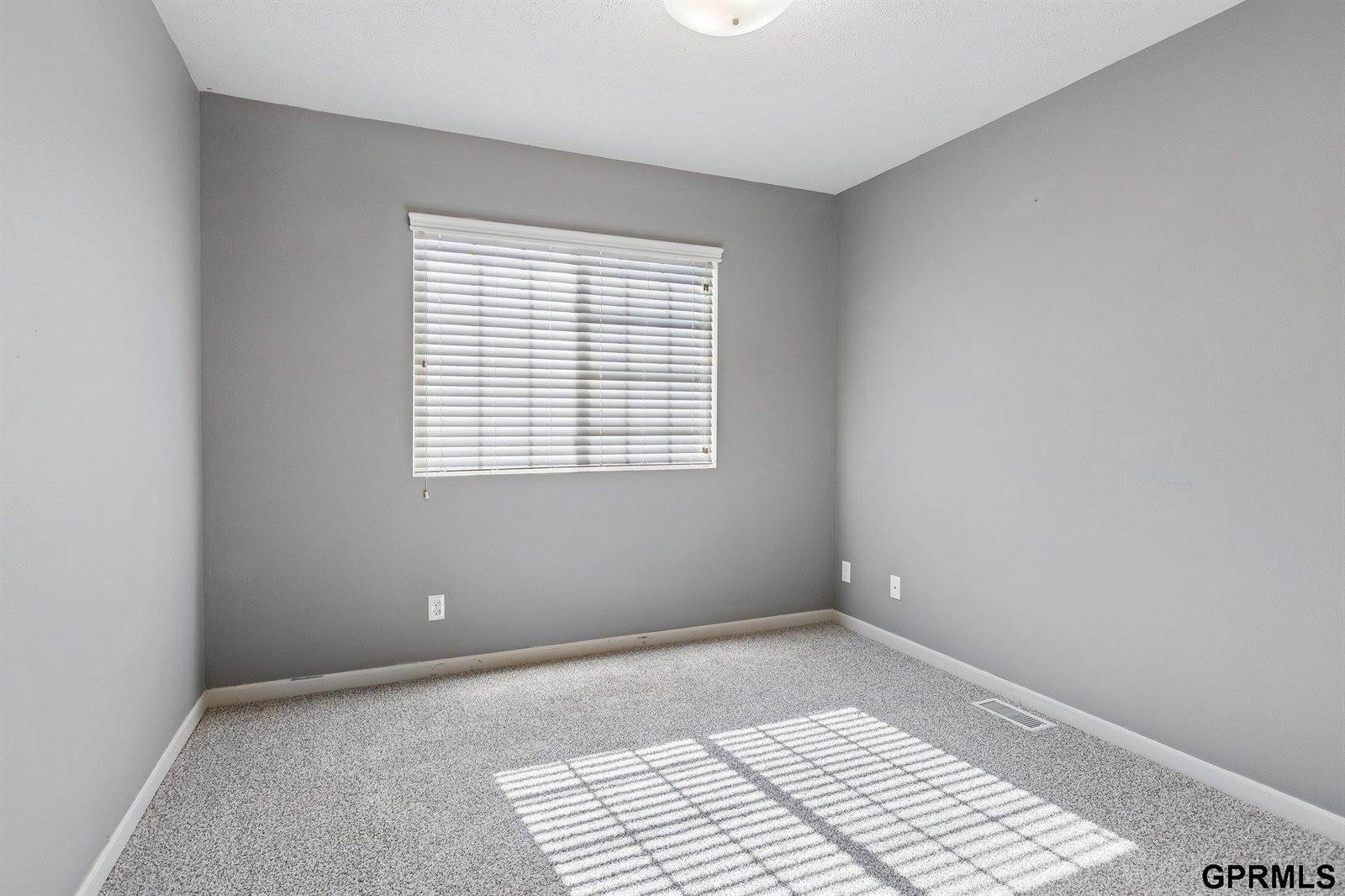 8315 North 150Th Street, Bennington, NE 68007