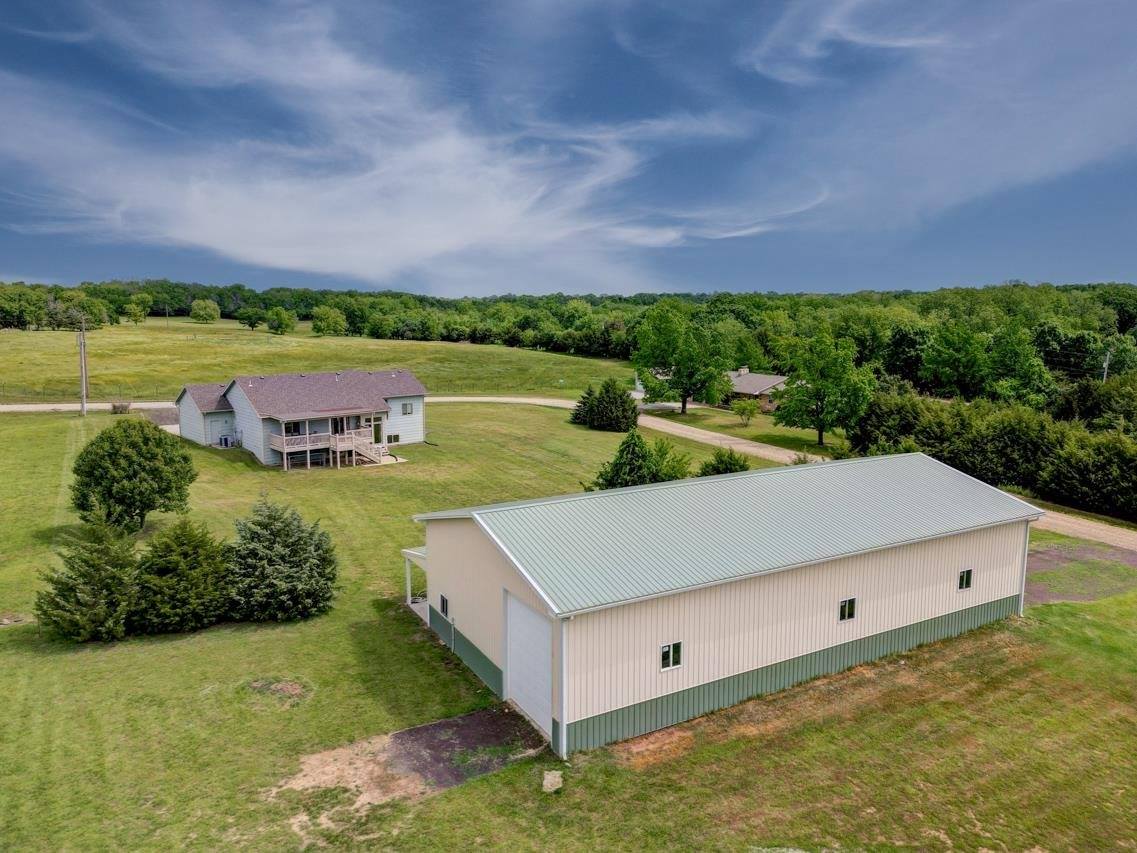 10307 Quail Ln, Arkansas City, KS 67005