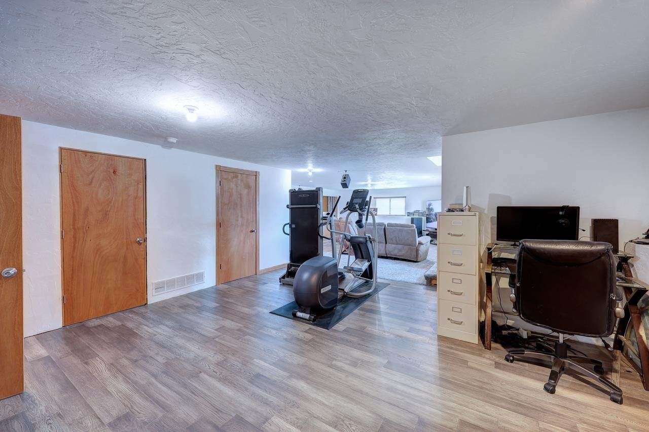 10307 Quail Ln, Arkansas City, KS 67005