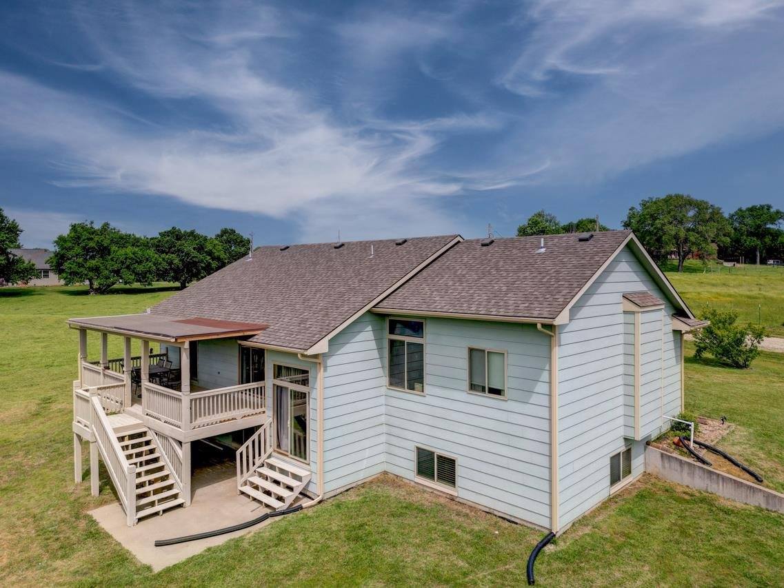 10307 Quail Ln, Arkansas City, KS 67005