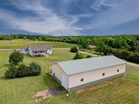 10307 Quail Ln, Arkansas City, KS 67005