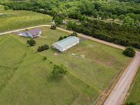 10307 Quail Ln, Arkansas City, KS 67005