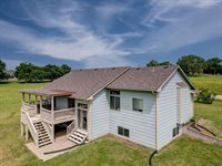 10307 Quail Ln, Arkansas City, KS 67005