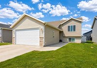 3831 32nd Street South, Moorhead, MN 56560