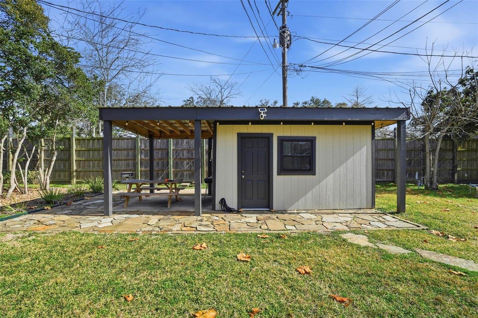 201 South Kansas Avenue, League City, TX 77573