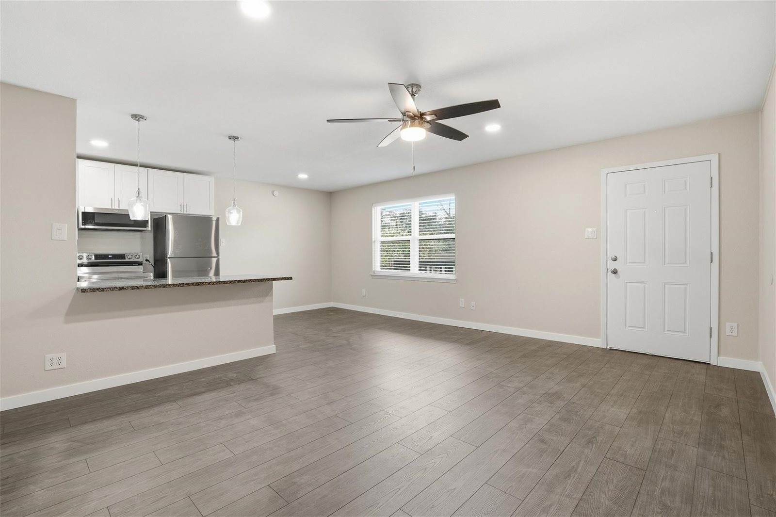 201 South Kansas Avenue, League City, TX 77573