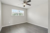 201 South Kansas Avenue, League City, TX 77573