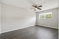 201 South Kansas Avenue, League City, TX 77573