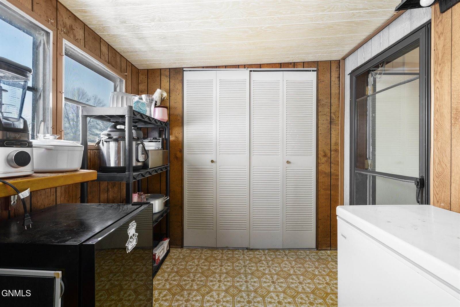 2003 6th Avenue NW, Williston, ND 58801