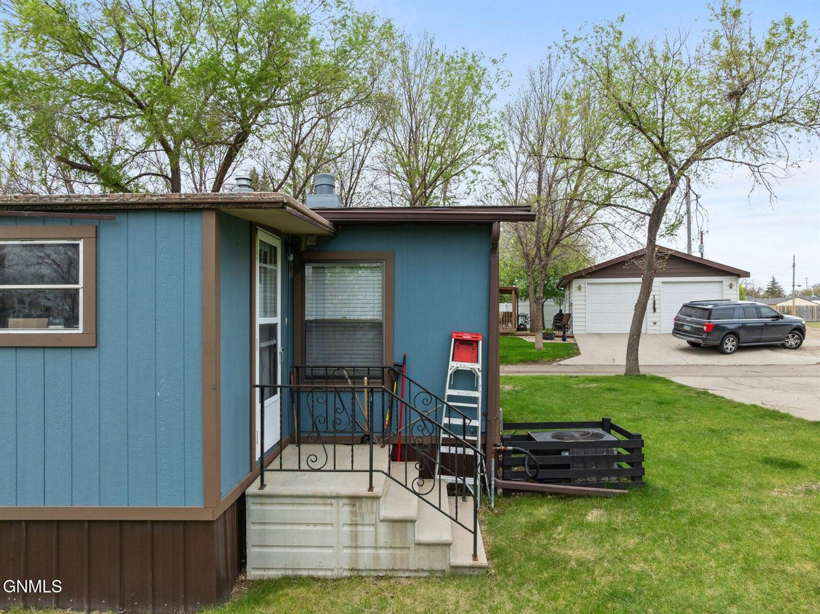 2003 6th Avenue NW, Williston, ND 58801