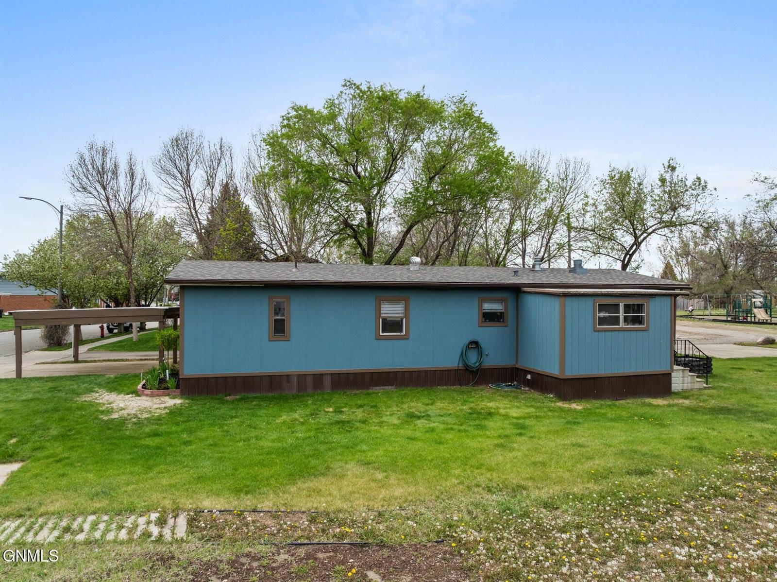 2003 6th Avenue NW, Williston, ND 58801