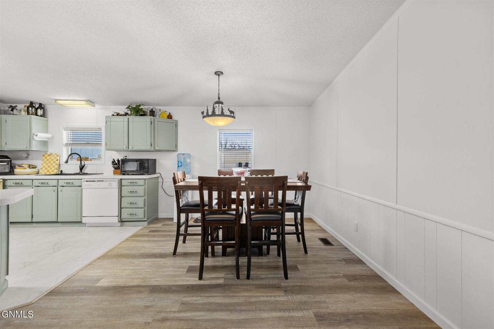 2003 6th Avenue NW, Williston, ND 58801