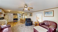 2632 Northern Pike Ln, Lansing, IA 52151