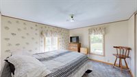 2632 Northern Pike Ln, Lansing, IA 52151