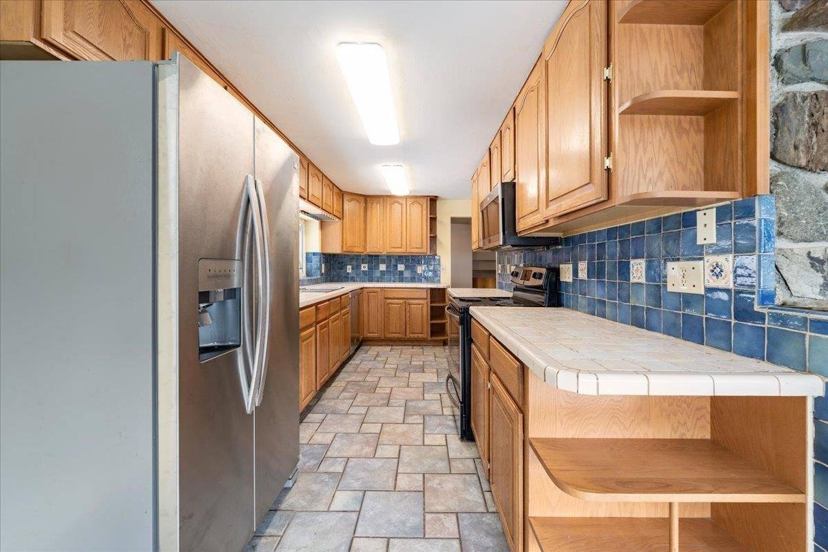 1893 Woodbine Drive, Fairbanks, AK 99709