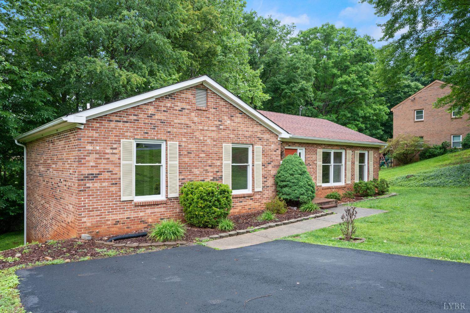103 Springvale Drive, Lynchburg, VA 24502