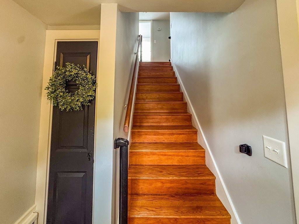 28 Park St, Wrentham, MA 02093