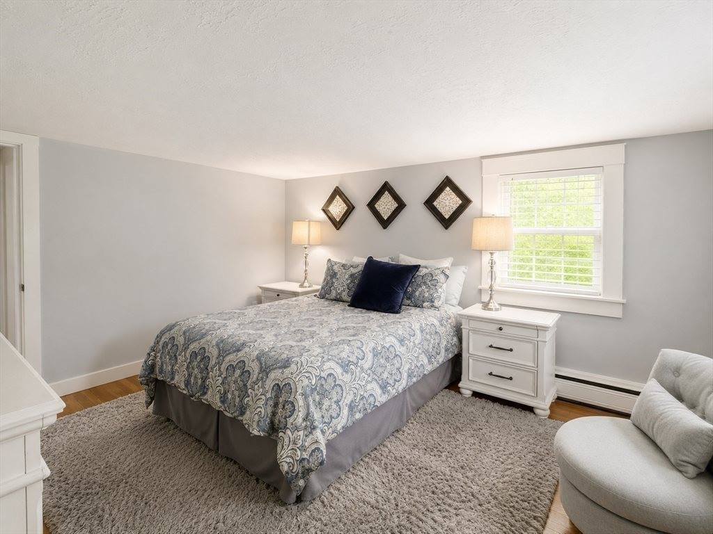 28 Park St, Wrentham, MA 02093
