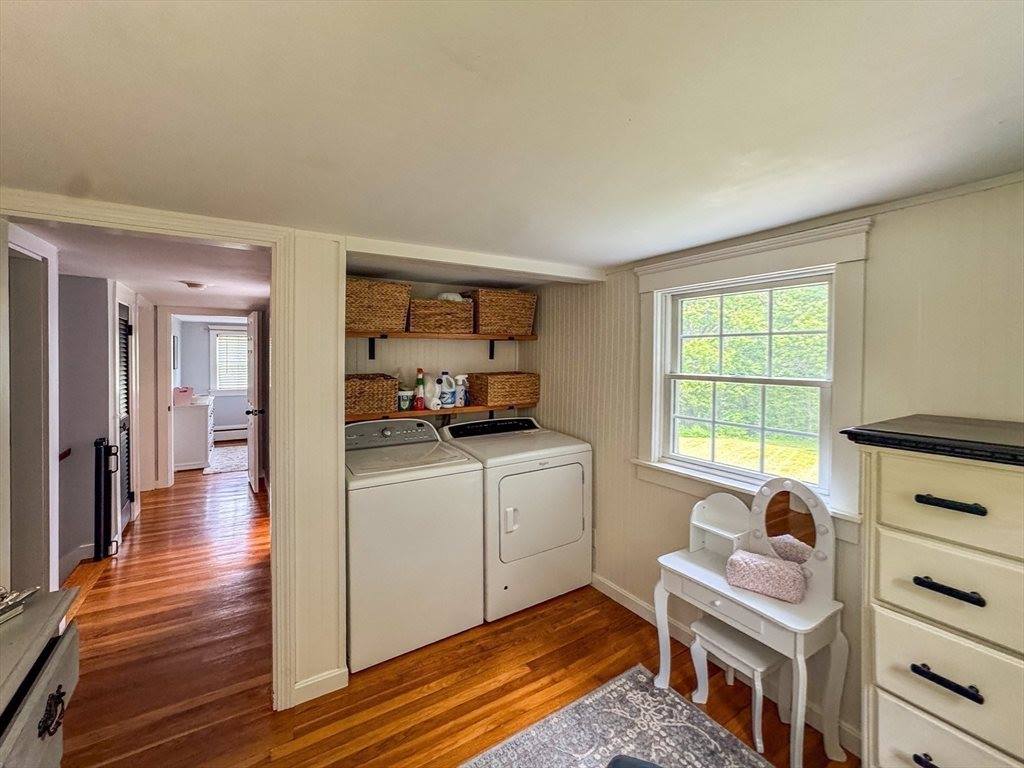 28 Park St, Wrentham, MA 02093