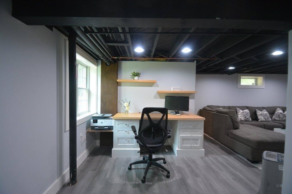 28 Park St, Wrentham, MA 02093