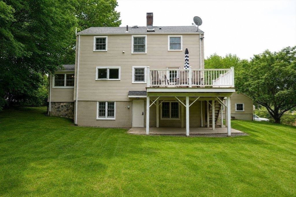 28 Park St, Wrentham, MA 02093