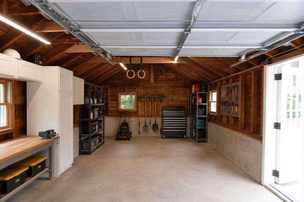 28 Park St, Wrentham, MA 02093