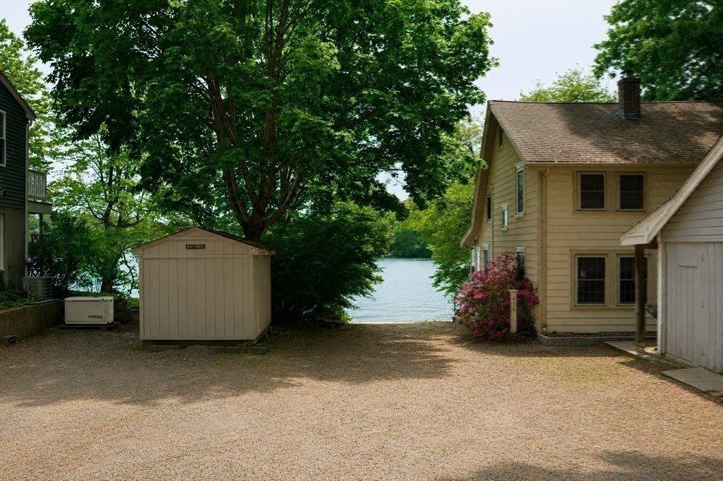 28 Park St, Wrentham, MA 02093