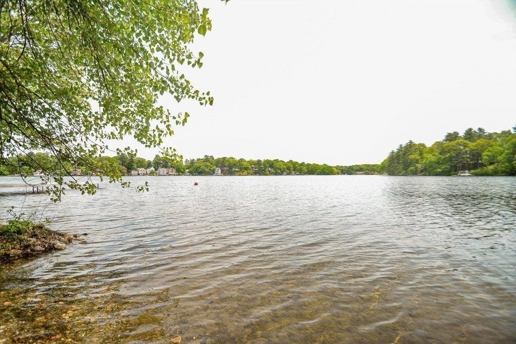 28 Park St, Wrentham, MA 02093