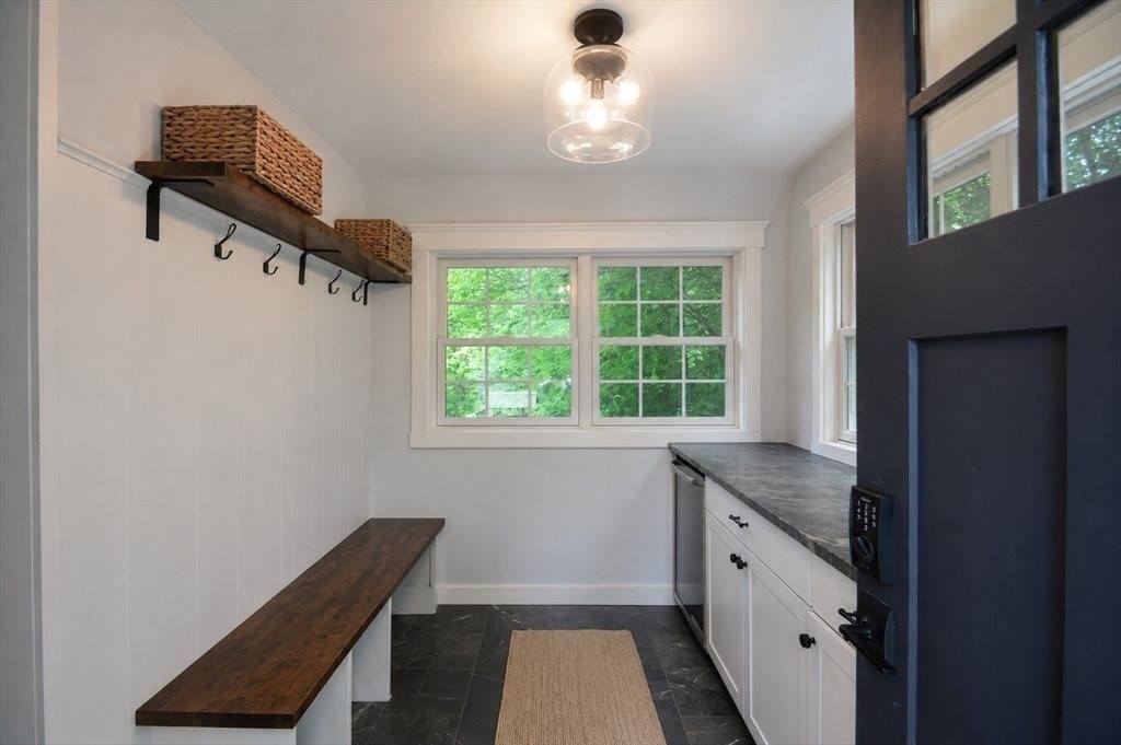 28 Park St, Wrentham, MA 02093