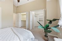 1957 North Pine St, Canby, OR 97013