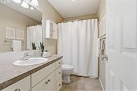 1957 North Pine St, Canby, OR 97013