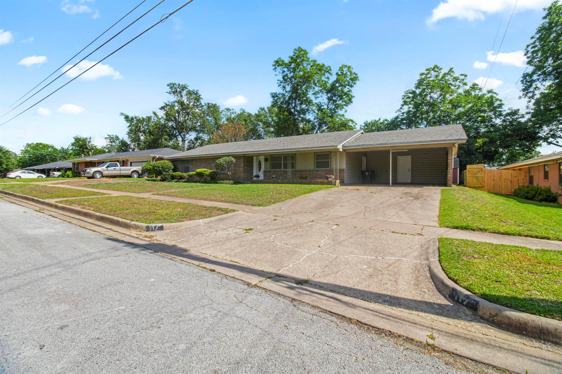 117 Ridgecrest Dr, Tyler, TX 75701