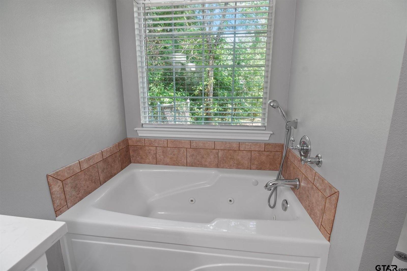17349 Four Winds Way, Flint, TX 75762