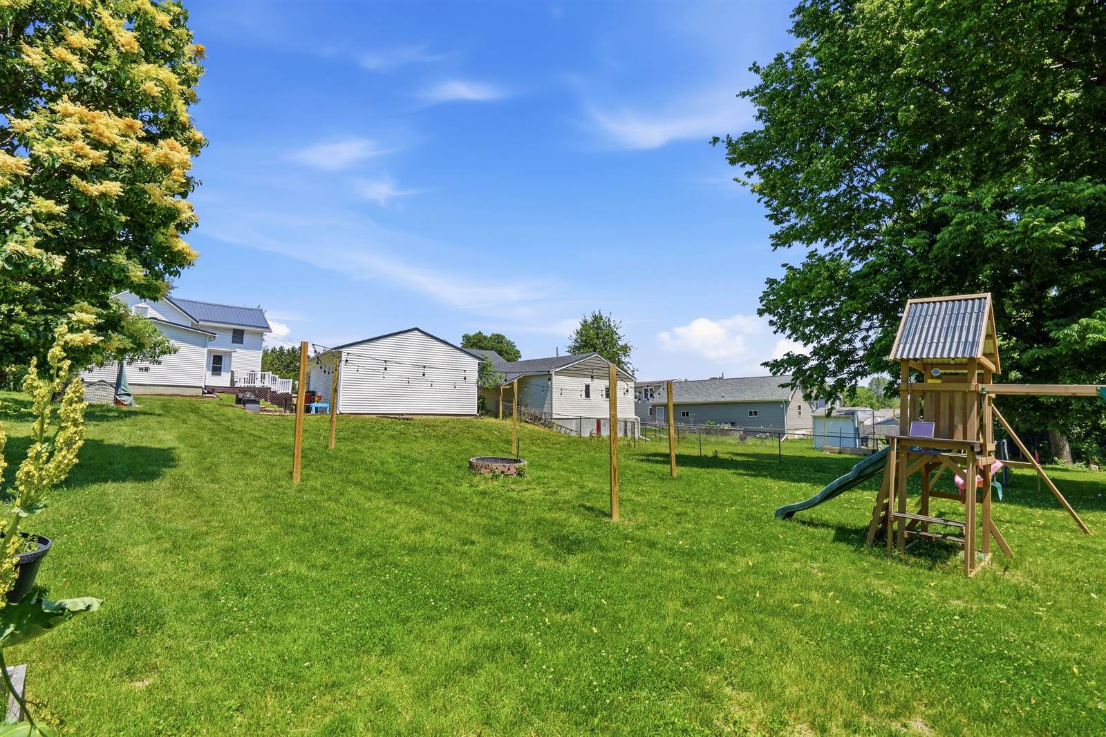 896 Climer St, Muscatine, IA 52761