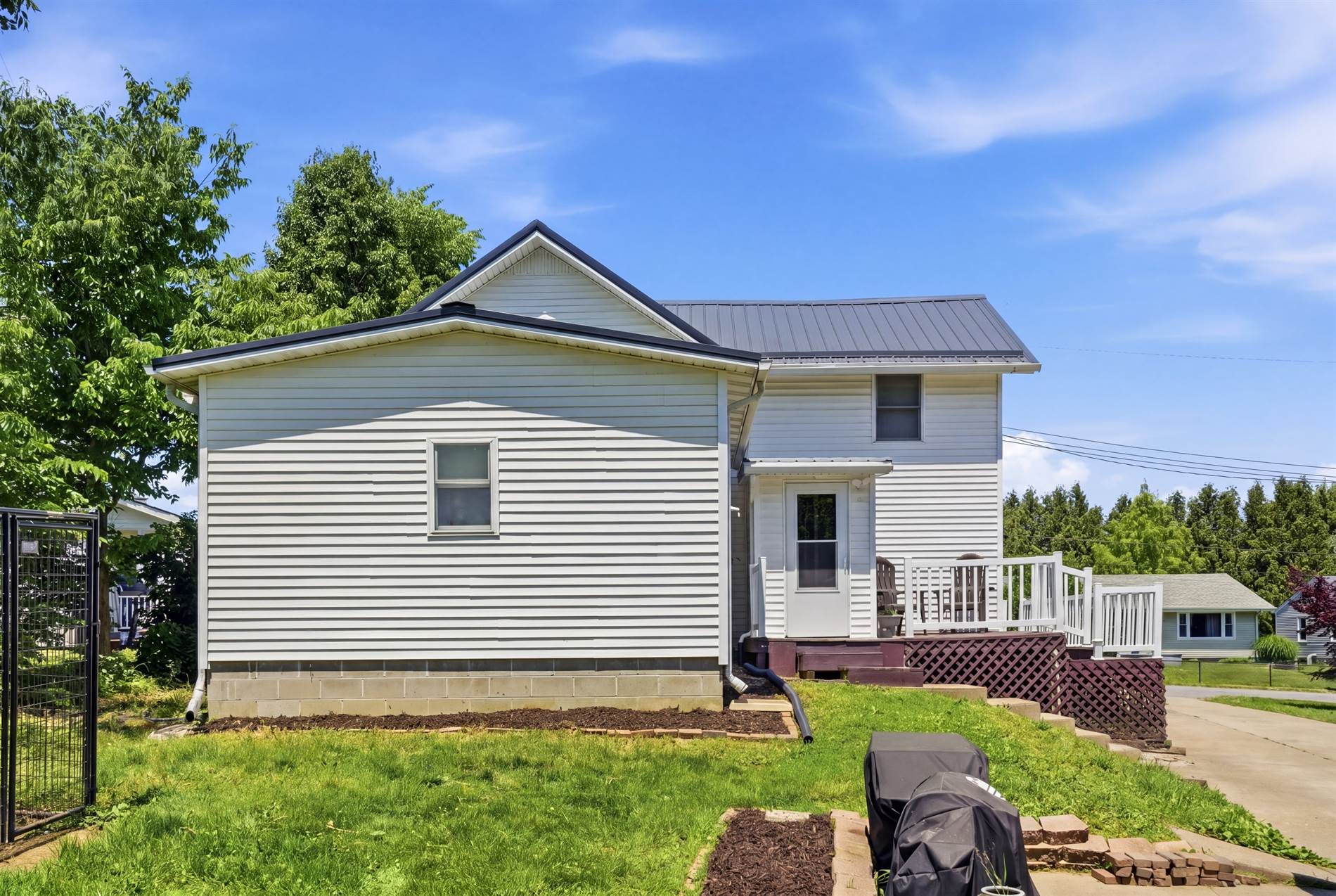 896 Climer St, Muscatine, IA 52761