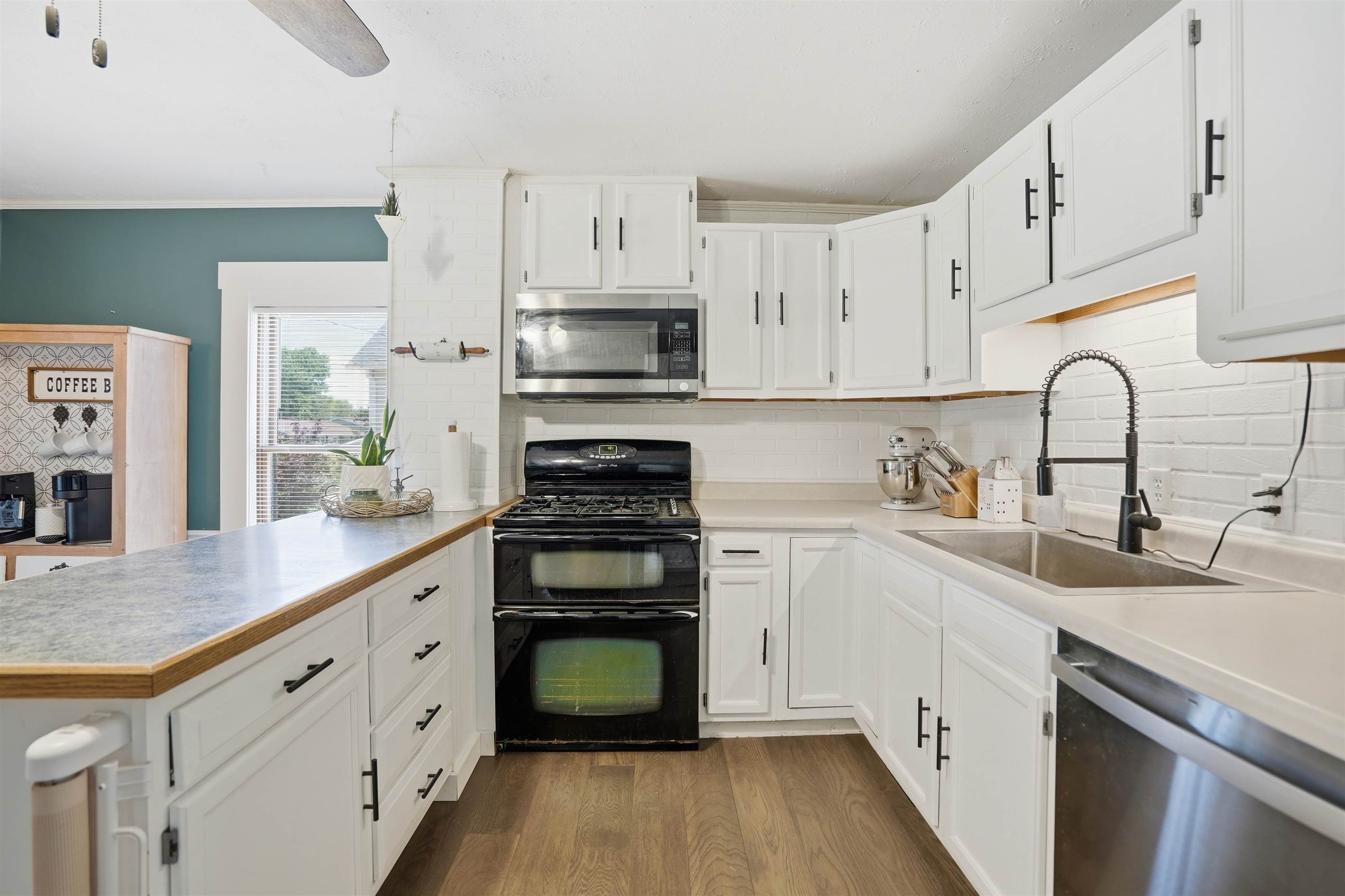 896 Climer St, Muscatine, IA 52761