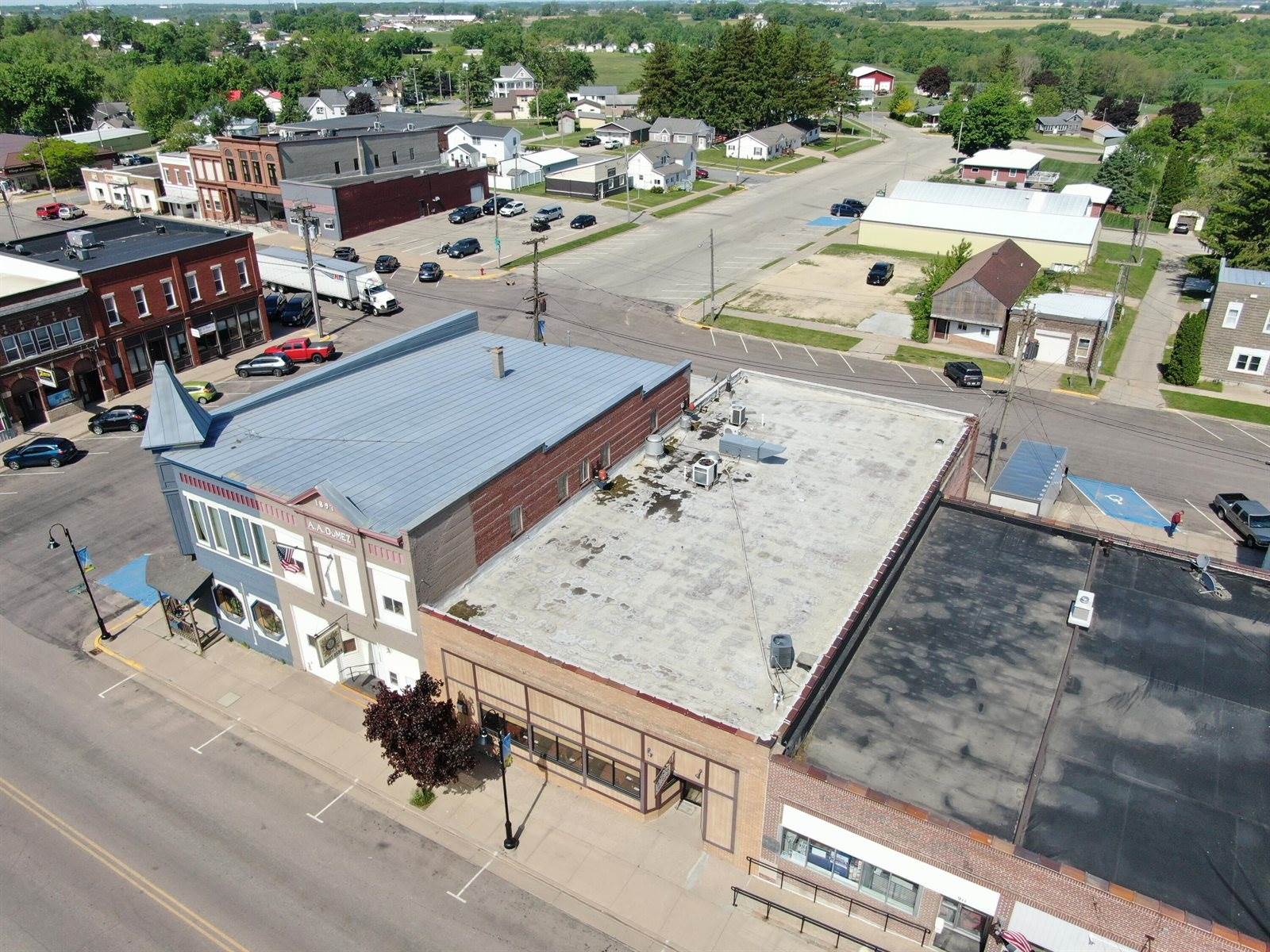 909 Front St, Cashton, WI 54619