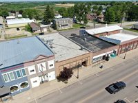 909 Front St, Cashton, WI 54619