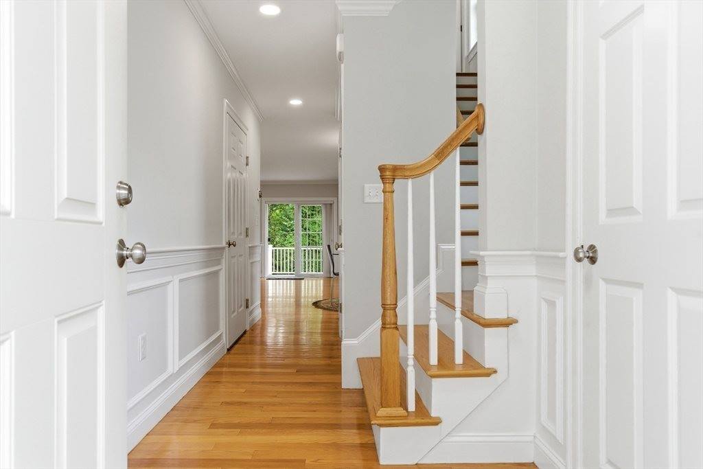37 Jefferson Dr, Lexington, MA 02420