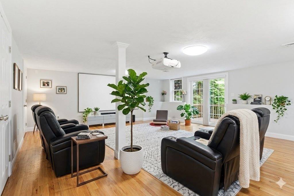37 Jefferson Dr, Lexington, MA 02420