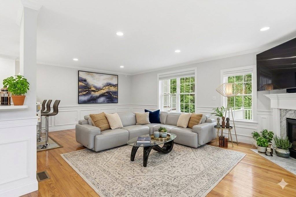 37 Jefferson Dr, Lexington, MA 02420