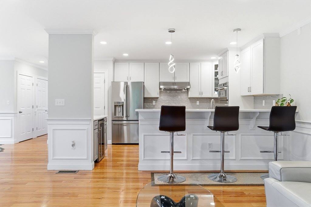 37 Jefferson Dr, Lexington, MA 02420