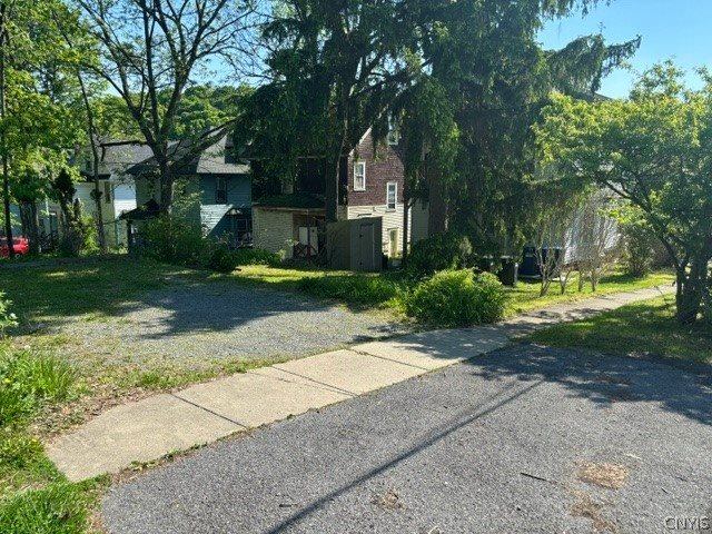 125 Kensington & Lancaster Road, Syracuse, NY 13210