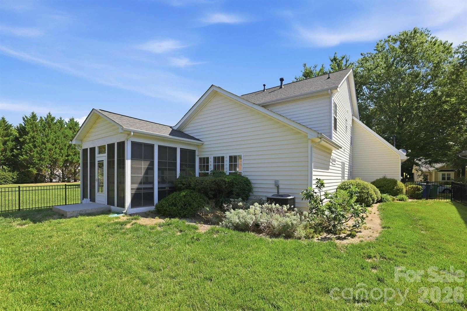 1348 Millbank Drive, Matthews, NC 28104