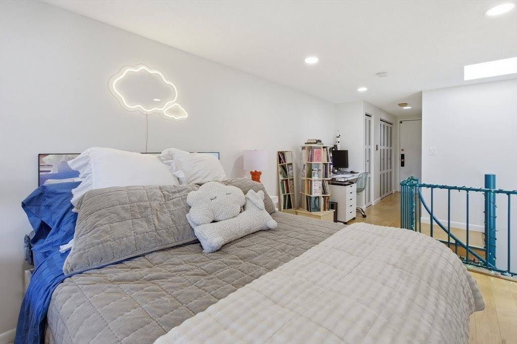 160 Commonwealth Ave, Boston, MA 02116